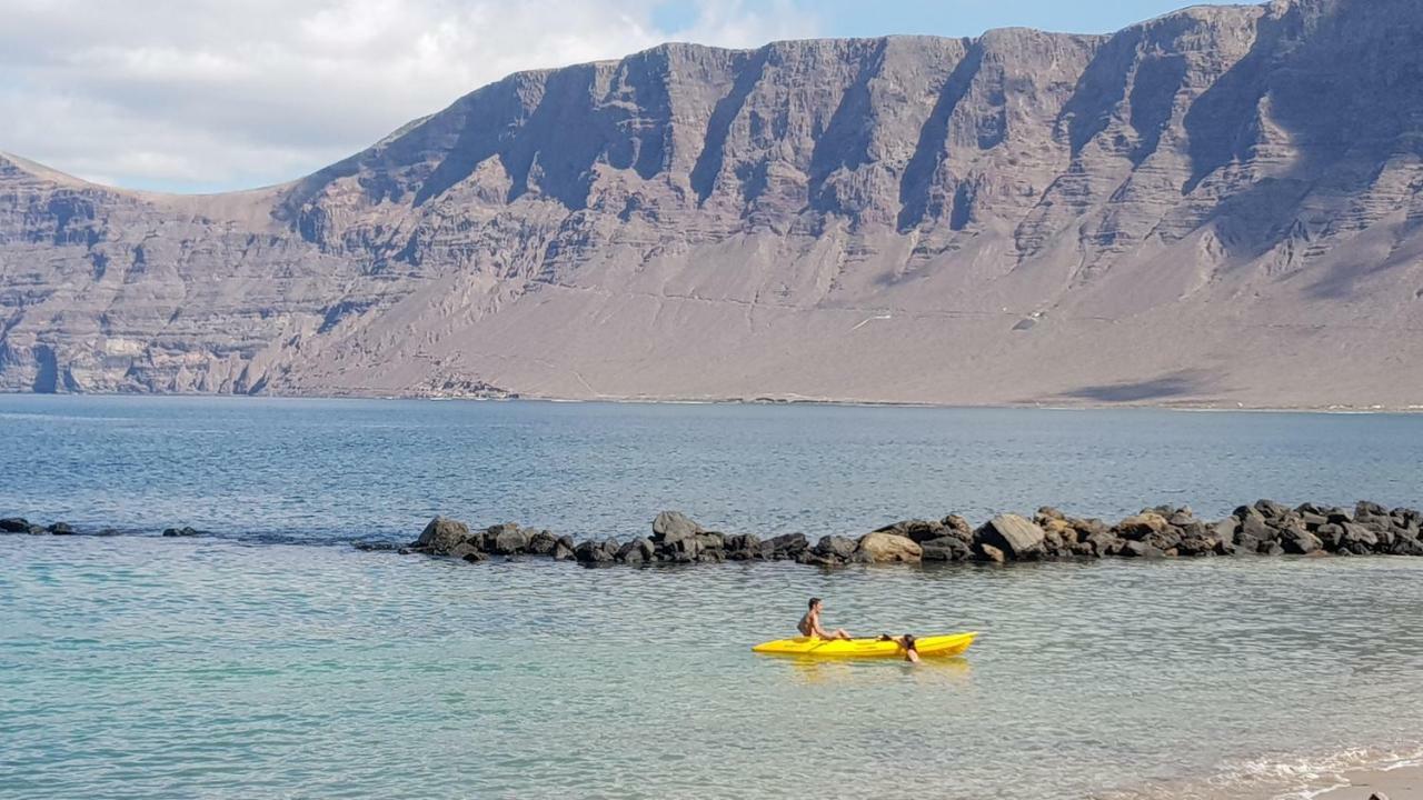 Salitre-1ª Linea De Mar Villa Famara Eksteriør bilde